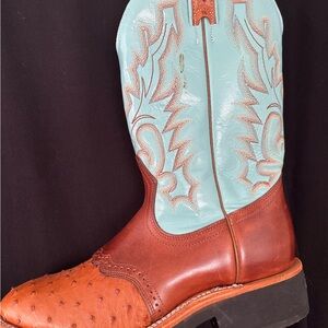 Ladies cowboy boots